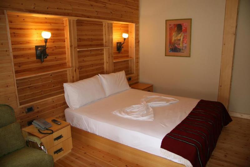 Natyral Razma Hotell